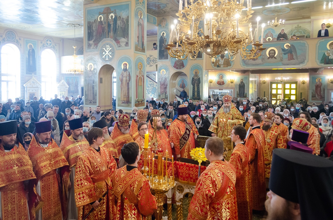 Архиерейское богослужение в день празднования Собора святых Новосибирской митрополии