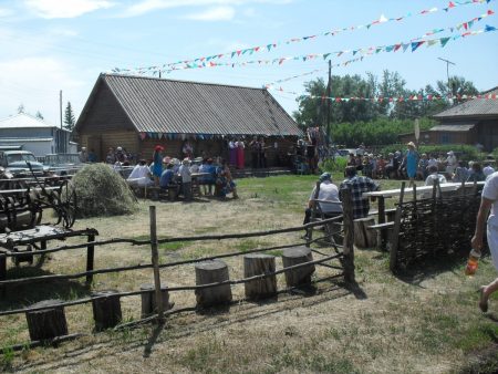 Экскурсия в Народный музей в Петропавловке. Рис 10