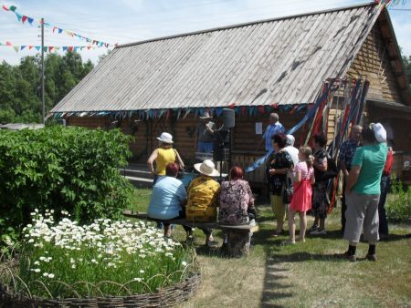 Экскурсия в Народный музей в Петропавловке. Рис 11