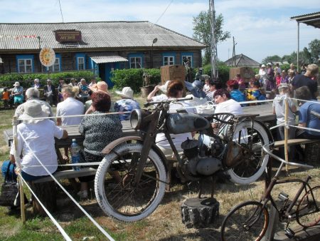 Экскурсия в Народный музей в Петропавловке. Рис 14