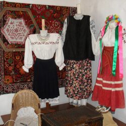 Экскурсия в Народный музей в Петропавловке. Рис 2